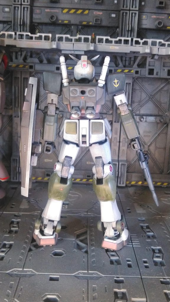 哀戦士風　ガンダム–3枚目/制作者：ミドボン