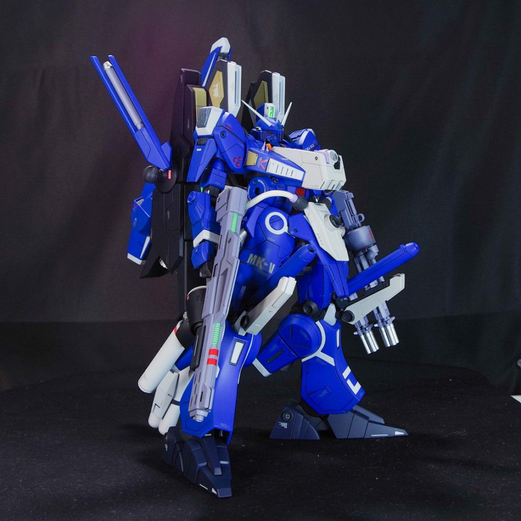 通常装備は全て廃止。火力増強仕様といった感じです。