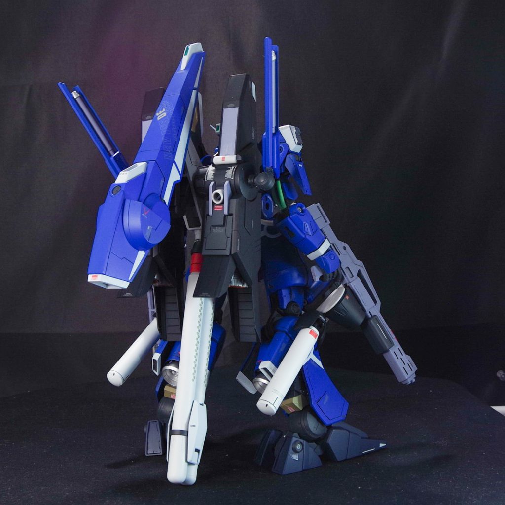 バックパックはフルスクラッチ。マスターピース版のZZをアレンジ、ビームサーベルの代わりにハイゼンスレイのビームキャノンを装備しました。