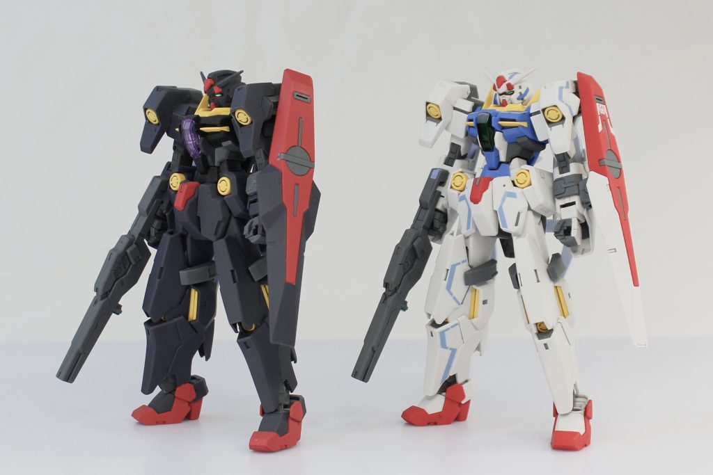 全身を黒で統一しており、ガンダムプルトーネとはまた異なる雰囲気を感じる。