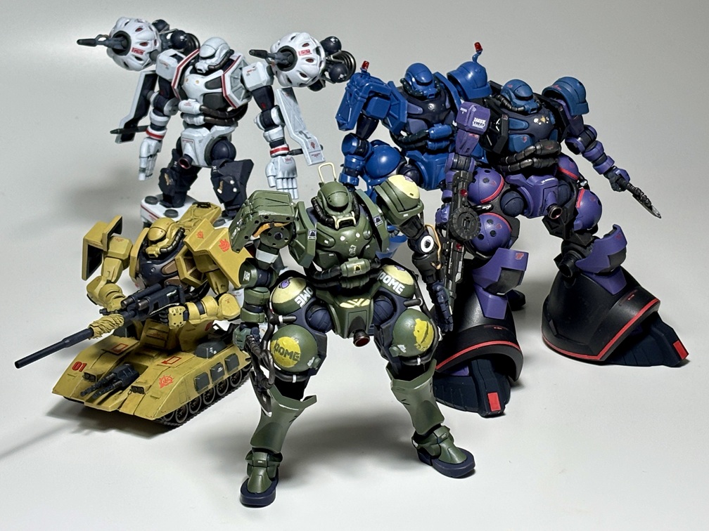 我が家のGQザク、というか軍警ザクも5機となりました。パチ組みした軍警ザクも、近日中に別人に変身する予定です。。。ザクタンク(GQ)(オリジナル機)https://gumpla.jp/hg/24997662サイコミュ高機動試験用ザク(GQ)(オリジナル機)https://gumpla.jp/hg/25006395高機動試作型ザク(GQ)(オリジナル機)https://gumpla.jp/hg/25117510