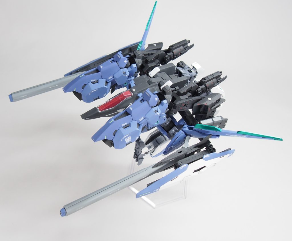 GNアームズは30MMのエスポジットβとバスキーロットを軸にガンダムハルートやルブリスウルなどを使用して制作しています。