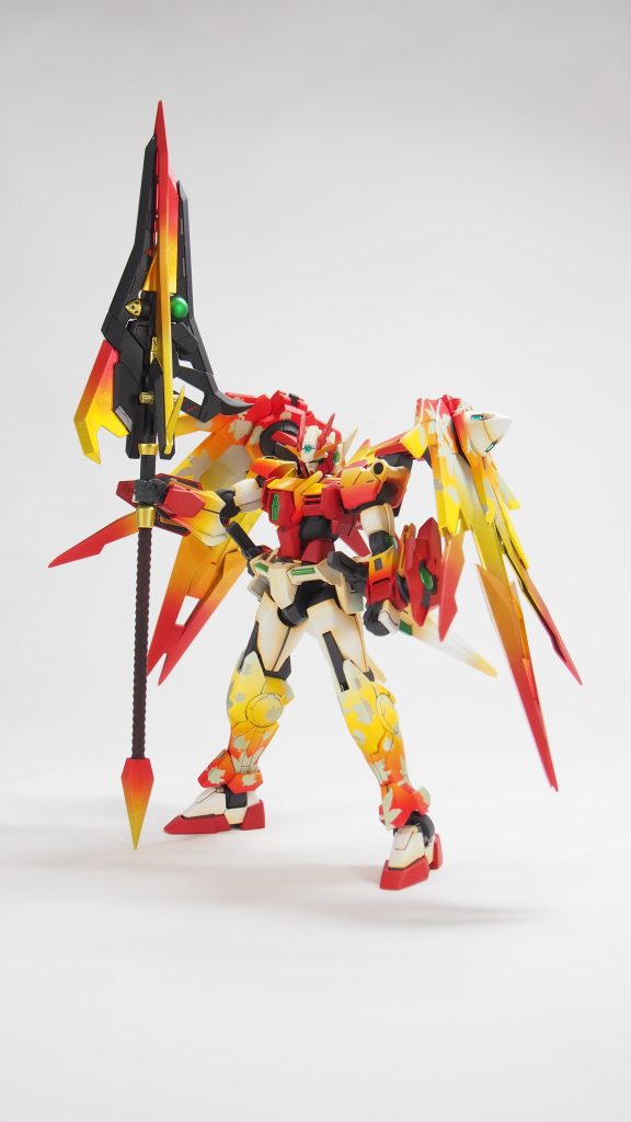 全身を金色の紅葉柄に赤、橙、黄のグラデ―ションをかけて紅葉の鮮やかな色を再現してみました。