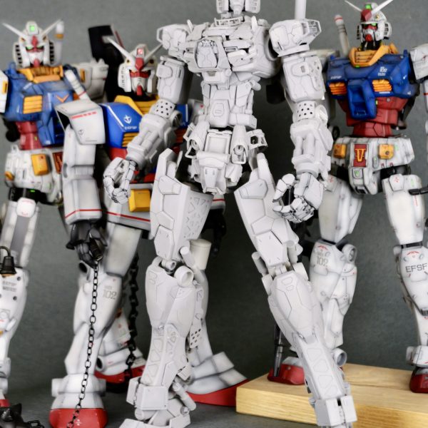  GQの白いガンダムからインスパイアを受けて、旧キット1/60ガンダムを小改造。プロポーションをいじり過ぎて、そのほかの1/60旧キットガンダムよりもだいぶ背が高くなった。（3枚目）