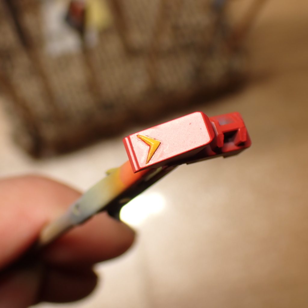 V字も塗分け。以前に比べ少しはキレイにできるようになったかな