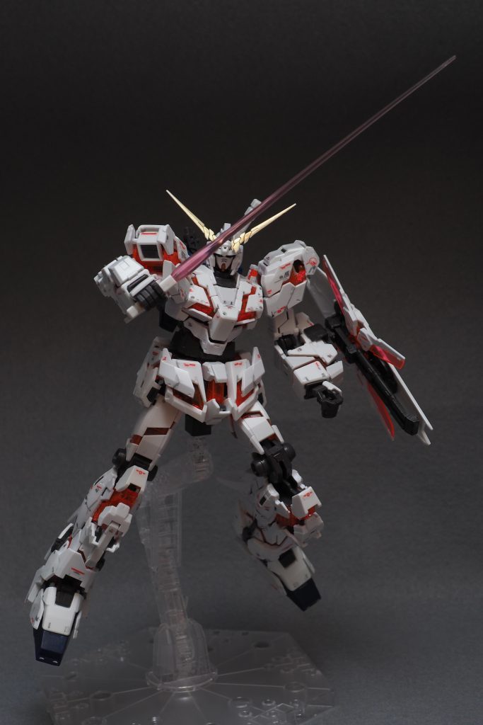 いやーかっこいい。もう一つ買ってそれぞれの形態で飾っておきたいです。また、元々一番好きだったユニコーンガンダムですがこのキットを作ってからさらにカッコ良いと思うようになり、気づけばMGもポチっていました。