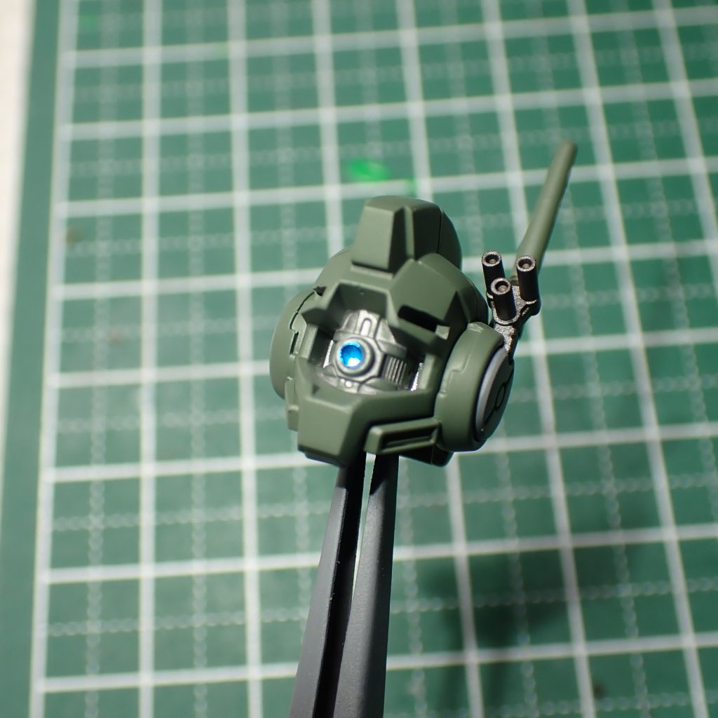 頭部内部もシルバー塗装、ブルーのメタリックシール