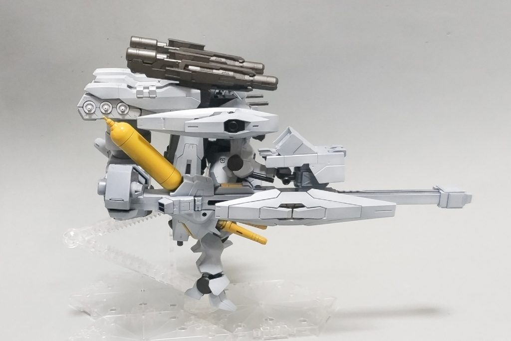 大型火器は本体ができたあと、思いつきで作り始めましたので本当にでっち上げの後付けです。でも作りたい形になったと思うので、満足してます。