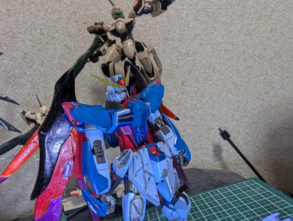 アイカメラはUVライトで光る様にしたつもりでしたが…イメージした感じにはなりませんでした…イマイチ…(-_-;)