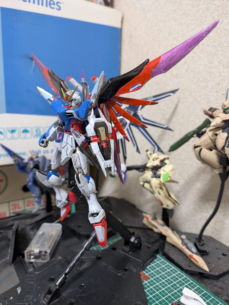 メタルビルドのプロポーションに影響を受けた為、全体的にトゲトゲした感じになってます(^o^;)