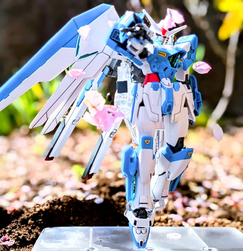 桜とガンダムヘリオス