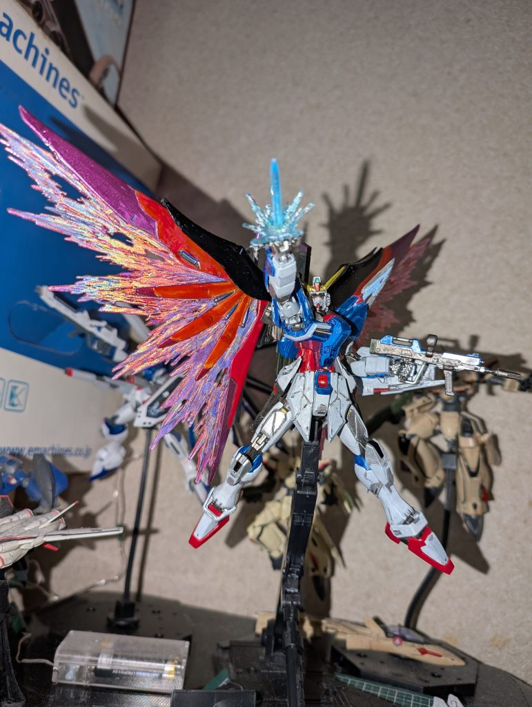 箱絵をイメージして…パルマフィオキーナ（シャイニングフィンガー)はランナーを削り出して真ん中を尖らせてます。