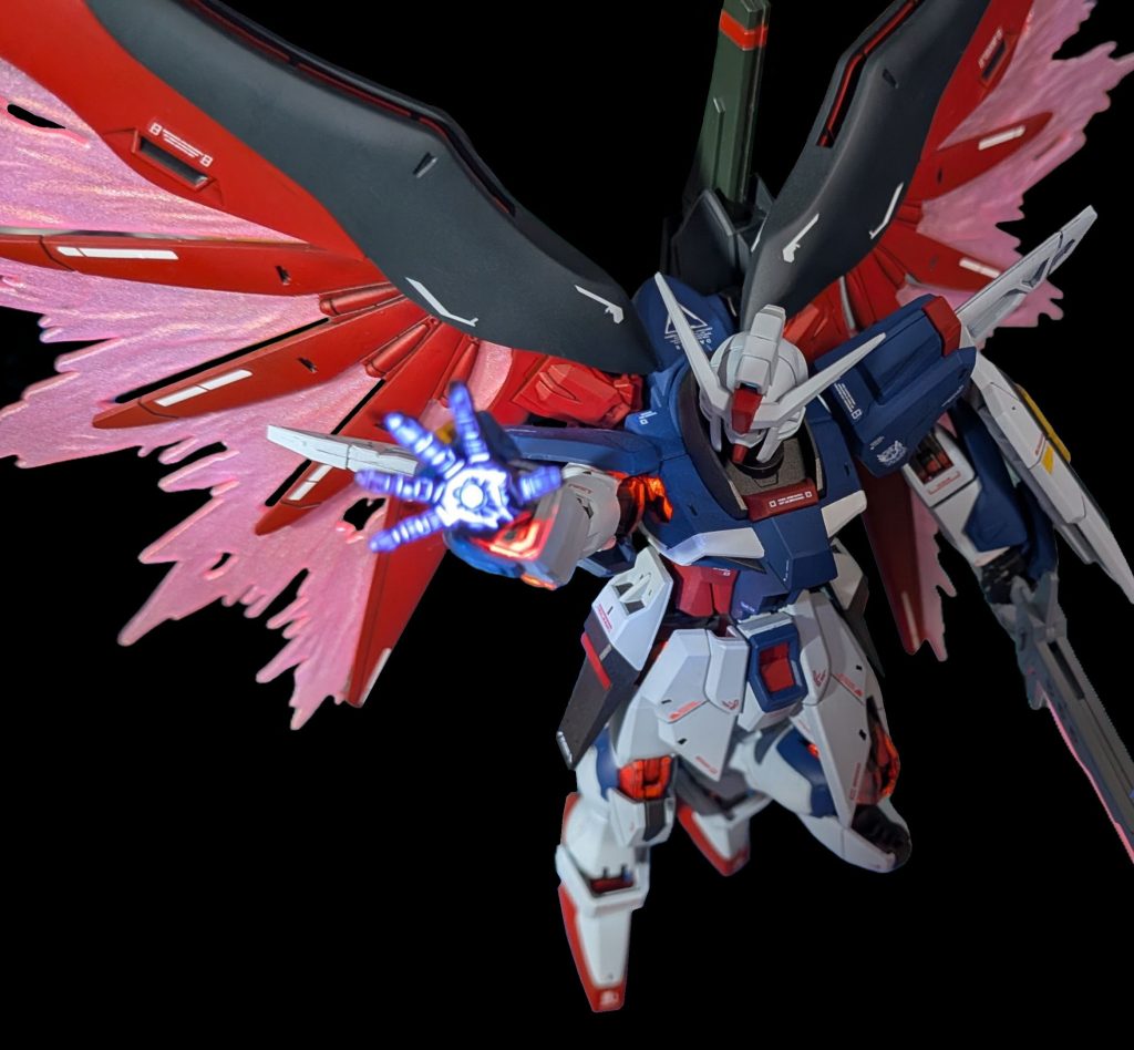 パルマフィオキーナはエフェクトパーツがちょっとアレだったので使わずルミノペイントの発光表現のみで再現