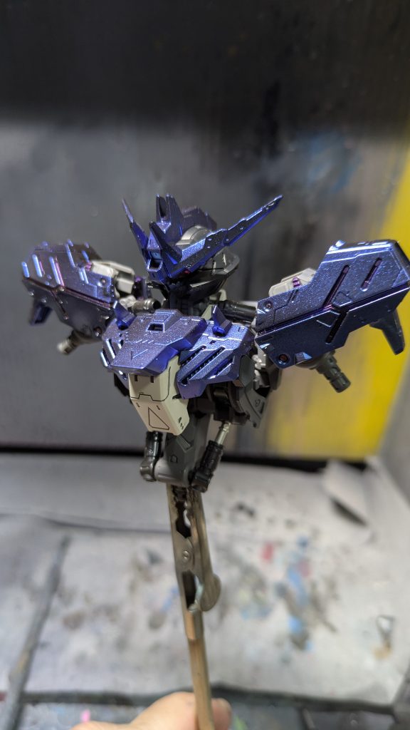 上半身が組み上がった状態です。