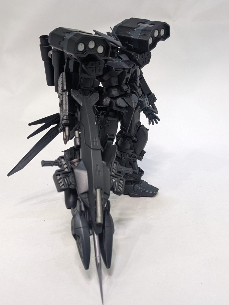 本来ならザフトのように一から水中専用のMSを作るべきなのだろうが、資源の問題などからすでにあるレッドフレームの製造ラインを使うことがコスト面でも有効と判断され、レッドフレームのバリエーションという形になる。