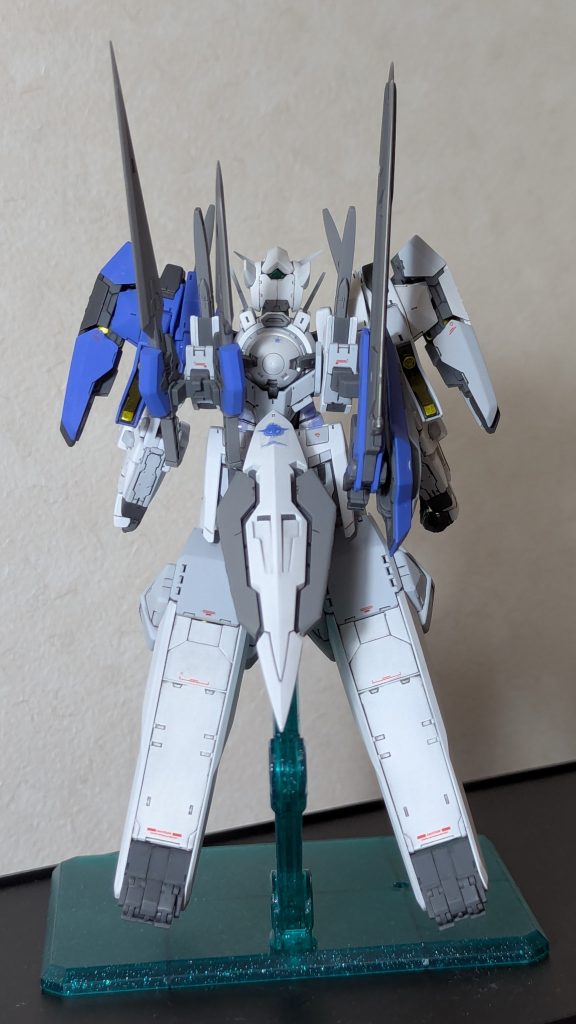 ゴツゴツしている分可動は少な目。