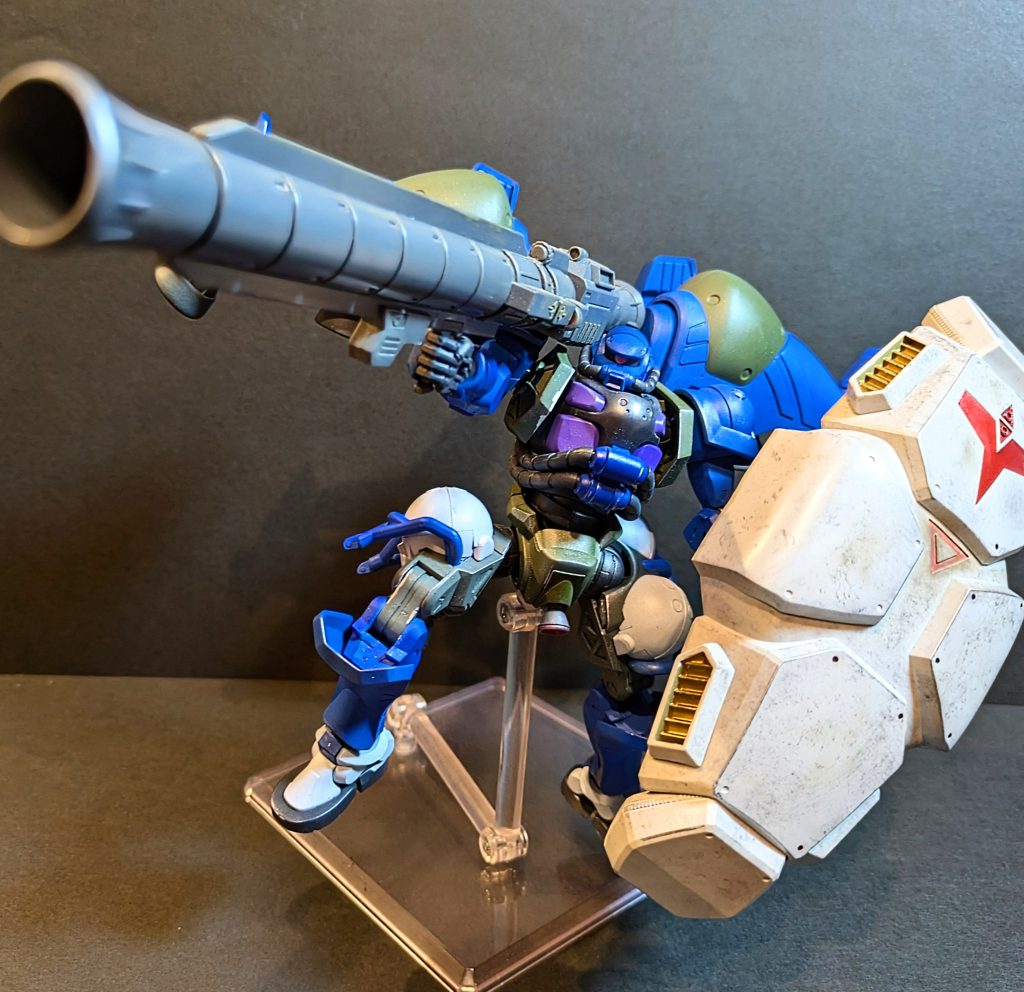 盾をウェザリング練習の第一歩に使用したのですが、自然な感じに見せるのは難しいですね。これは本当に奥の深い作業のような気がします。