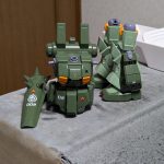 HGハイザックカスタム製作中!!今日はトップコートかけてデカール貼り。コーション[…]