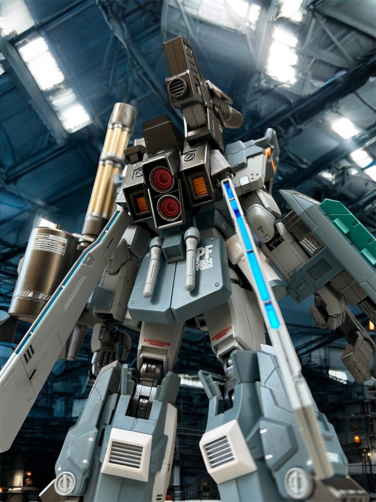 プロペラントタンクには前に買ったシール（商品名‥メーカーはコトブキヤかな）を切り貼りしました。