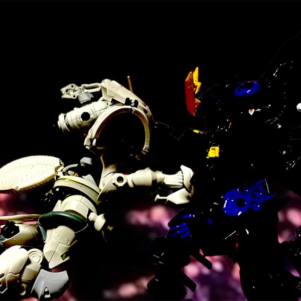 ・・・・こんな旧式ごときに・・・たとえ旧型でも・・・女房より付き合いは長いのさ・・・・爆音と共に吹き飛ばされるR・ギャギャ。・・・もう今度こそ・・・引退だなぁ・・俺もお前も・・ネオジオンからエゥーゴ、連邦へと流れて生き抜いた一人の男の戦いの歴史が今幕を閉じた。（2枚目）