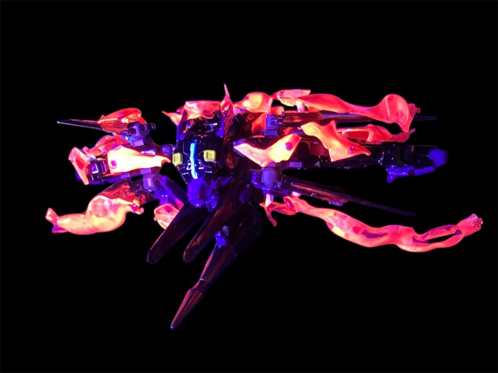 ファントムライト展開^_^エフェクトもパーツ干渉なしでつけられます^_^