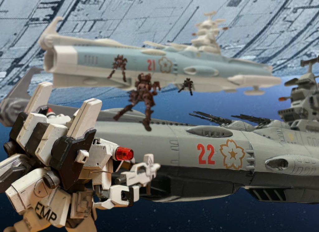 ～～～～～～～～～～～～～～～「サイド３を追い出されたらしいな。正式な通達が届く前に、本人たちが来ちまったか。」　”サクラ”に戻ると、ブライトマンが言う。第1部隊のことだ。　突如、サイド３の警備任務を解かれ、追い出されるようにサイド３を出発してきたらしい。「ティターンズと、ジオンの残党が結んだ。」　一堂に、動揺が走る。カイルがなぜ、と、叫ぶ。「だって、ティターンズって、ジオンの残党狩りを……。」「表向きは、な。」　ブライトマンは何かを知っているらしいが、それ以上は語らない。