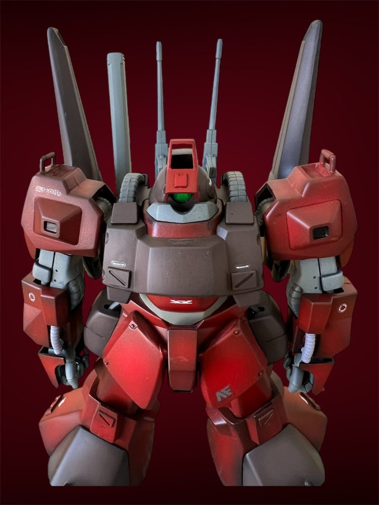 塗装色は、イタリアンレッド、ココアブラウンで、黒サフから重ね塗りしてます。