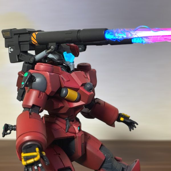 白いガンダムの相手役に01ガンダムを作るぞ！→軽キャノンの頭使って楽するぞ！→頭しか使わない軽キャノンもったいな過ぎる→で、先にガンキャノン作りました😃手足とキャノンはオリジン版をミキシング。オリジンキャノンも作りたいので、ディテール再現は無しで雑再現…なんですが、肩が別物すぎるので、ここだけスクラッチしてます😅ビームキャノンなのでバチバチサーベル刺してみたらやたらカッコ良かったのですが、ガンダムと差別化したいので、ここはちゃんと作ります😁（4枚目）