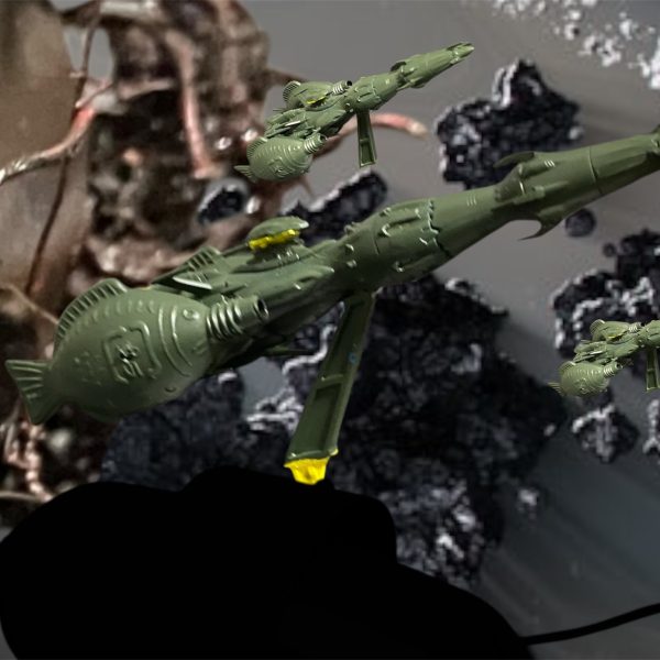 G-X1とX2の死闘が繰り広げられる数日前・・・旧カイラスギリー ライトエンジンブロック還暦准将の通告から偵察任務に派遣されたルナツー警備小隊。・・・本当にこんなところに何かあるのか?さあな、石っころばかりでも「命令」とあればいくしかないさ。後で奢ってくださいよ?エンジンブロック残骸を前にした小隊の後ろから黒い影が・・・・な、なんだぁ!?わぁ、わぁ💦💦僅か数分でパイロット達が消える。その側から現れる艦艇数隻。では手筈通りに^_^・・・何度も任務に失敗した出来損ないごと葬ってくれるわ^_^一体何が?(7枚目)