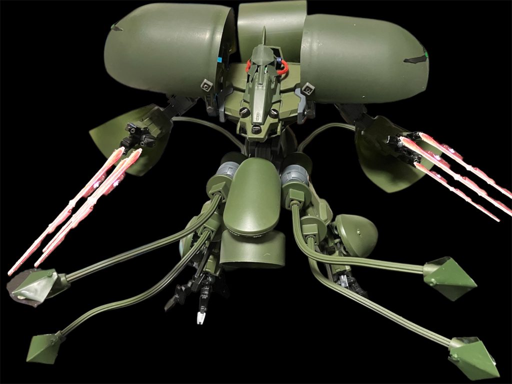 ベース機のビグ・レックス同様に三本指には小型ビーム発生器によるビーム砲/サーベル^_^