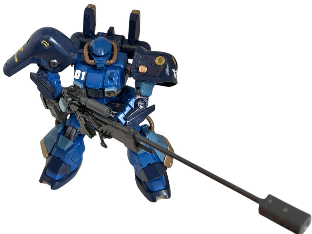 ハイザック・カスタムティターンズの少佐の愛機です。第3部をやっていたとき見た、どなたかのホビーハイザックの作例がめちゃくちゃかっこよくて感動したのが制作のきっかけです。第4部はカスのティターンズ士官を出す予定だったので、こいつに乗せようとずっと思っていました。