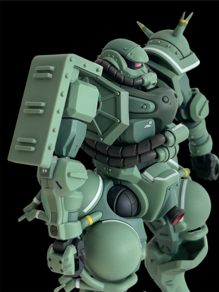 胸の凹モールドは地味にランナーリベットで凸モールドに変更しています。