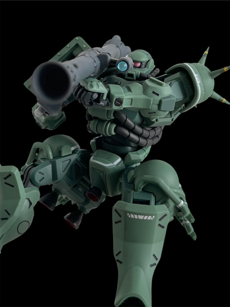 バズーカのスコープは百均のデコシールです。