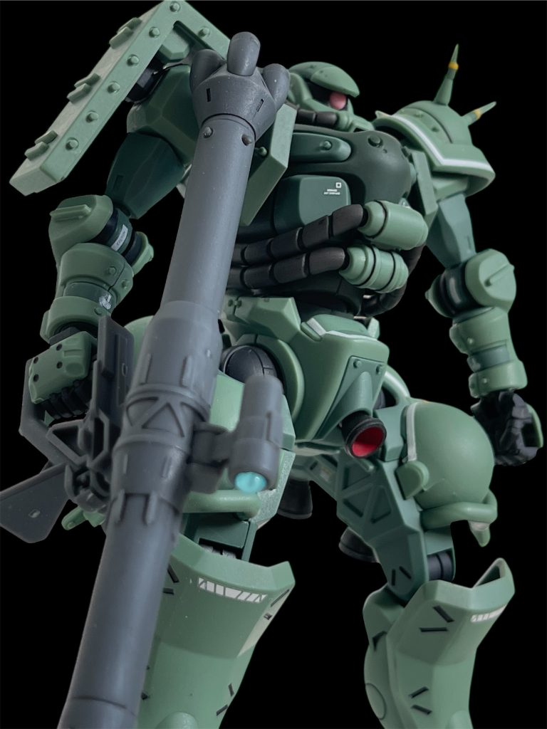 バズーカもゲート跡を隠す目的でランナーリベットを入れてます。