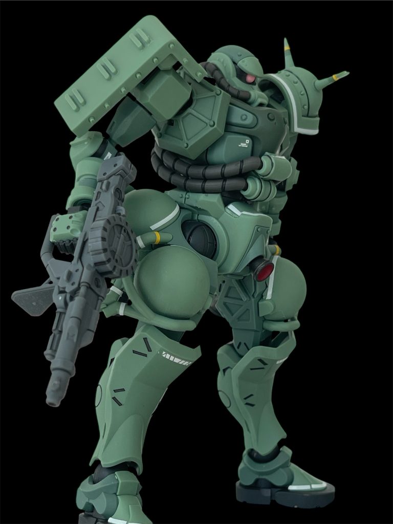 ほぼ成形色での作成のため、今回もランナーによるディテール追加を行っています。