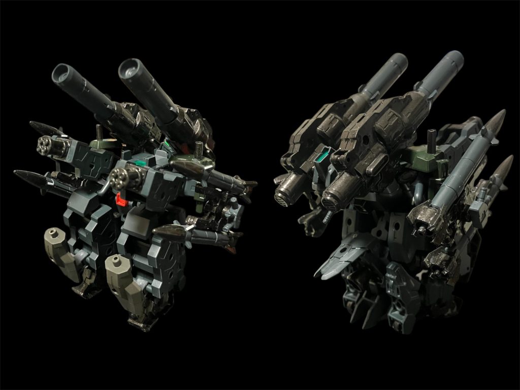 当然、原点と同じく「体育座り」な移動砲台モード^_^足裏のジェットローラーか唸る^_^