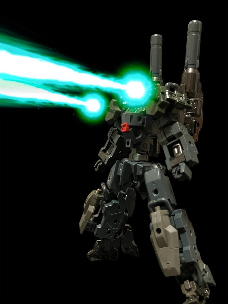 原典と同じく肩の追加装甲付与されたミニビームガン^_^