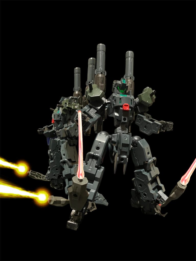 膝の装甲板に仕込んだビームカノン/隠しビームソード^_^