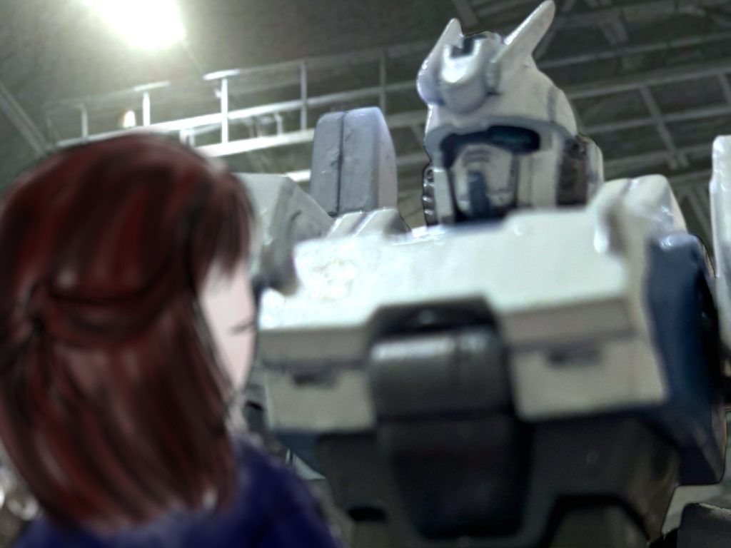 バーを出た足で、キョウはドックに向かった。「もう終わったのか?」 案の定、夫のヘントが、自分の機体の整備をしていた。コクピットの傍までキョウが来ると、すぐに気づいて顔を出した。「先に切り上げてきた。あなたとのこと、あんまり冷やかされるから。」キョウは照れくさそうに笑い、手すりにもたれかかった。「そこのドリンク、飲むといい。青いボトルのは、君のだ。」 コクピットの中から声だけがする。作業台の隅に、青いドリンクボトルがあった。手に取ると、ひんやりとした感触が、酒でほてった体に心地よい。「準備してくれてたの?」「ここに来ると思っていたからな。」 ニュータイプ、などど、無粋なことはもう言わない。「よし、終わったよ。帰るか。」ヘントがコクピットから出てくる。「もう少し、戦いは続きそうね。」 並んで居住区の廊下を歩きながら、キョウが言う。「ああ、そのための準備だな、これは。」 次の相手は、ジオンらしいな、と、ヘントは呟いた。 ハマーン・カーンの勢力が、地球圏を掌握しつつある。ティターンズの残党も、各地に潜んでいる。新たな争乱が始まろうとしている。それとも、