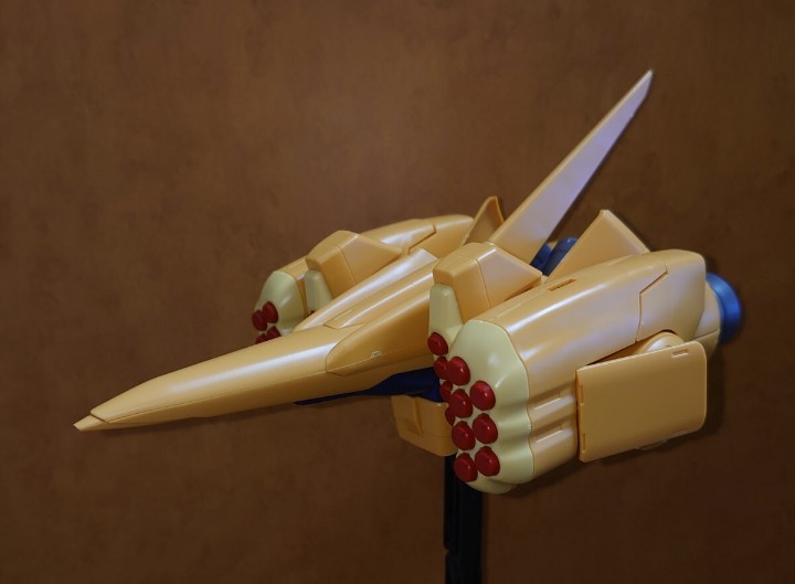 今日は腰回りを少しいじりました☺️パンプアップした胸部や幅増しした股間部の雰囲気に合わせて、ベルト部を前に4ミリほどメタボ化wと、股間部パーツをスクラッチしました😁先日、プレバンで再販していたHGズサ…今後の制作のために購入しようと思ってましたが、まぁ案の定買えず😑なんとか安く買えないかと色々見ていたところ、使いたかったバックパック部分だけのジャンクを格安で発見(zaku-kao2)すぐさま購入(笑)制作はまだまだ先になるでしょうが、ガンプラとの出会いは一期一会!たくさん積みたくはないですけれどその出会いを大事にしないとですね😁いつまでも あると思うな 親とガンプラ(3枚目)