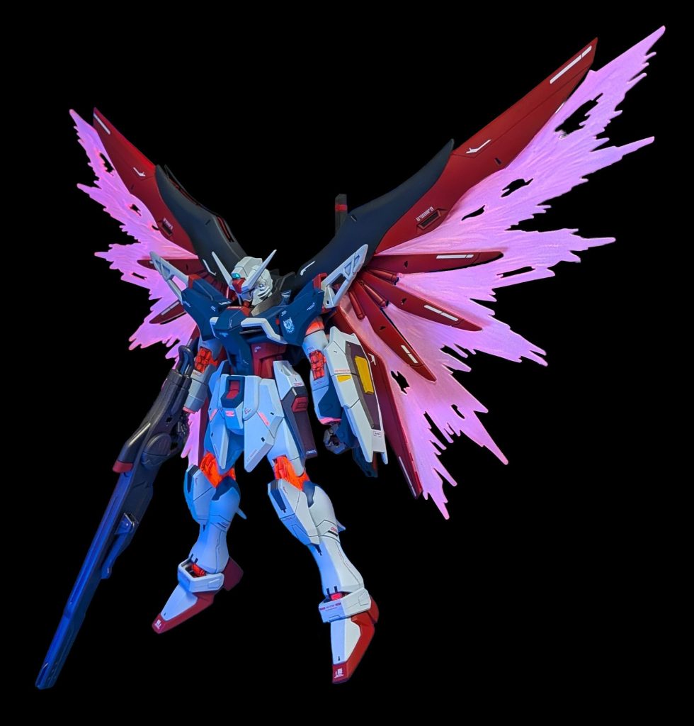 今回頑張ったポイント各関節やエフェクトにマジックルミノペイントを使用これにより通常時は金属色、ブラックライトで最大可動色を再現調色もできるのでイメージ通りの発光感を再現できたかと