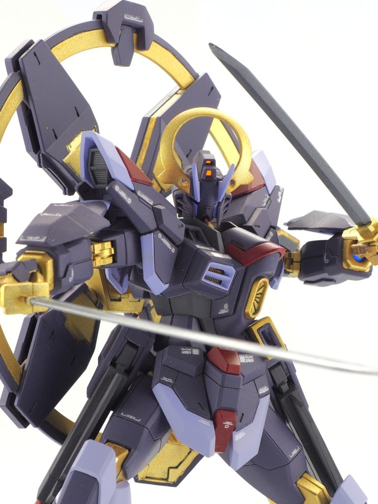 【二刀抜刀】主武装は二振りの日本刀型実体剣「シンカイ」と「ガッサン」元機体譲りの高機動と背部VLユニット「イクリプス」の高い推進力を生かした一撃離脱を得意とする機体という設定です