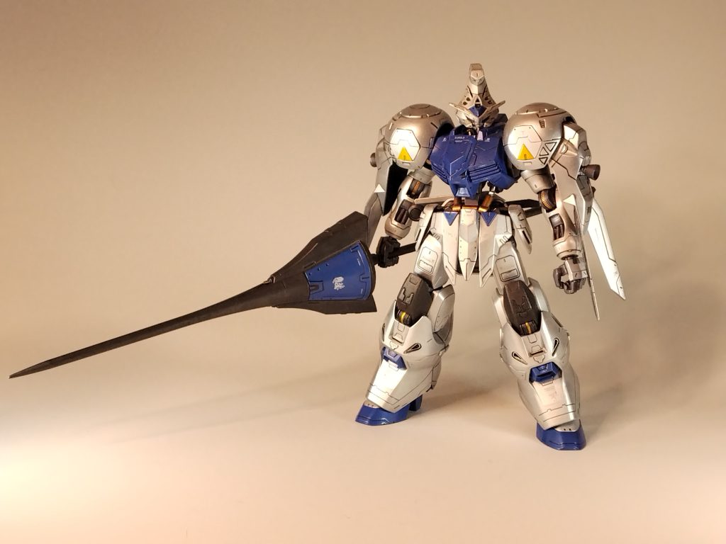 背景を白、照明を温感色にしてこっちのポーズだと、柄を長くしていることがわからず、少しはマシになります。綺麗に見せる為には、写真の撮り方も勉強しないとダメですね。