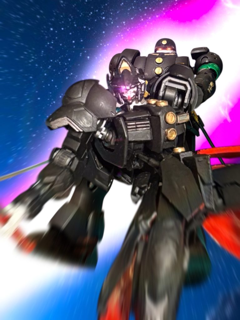 『何やってんだ！』　通信機に、粗暴な男の声が入る。　別の黒い機体が一機、飛び込んできてEFMPのジムを引き裂く。カルア機の手を取ると、凄まじい勢いで戦線を離脱する。『終わりだ、帰るぞ！』「まだ、アイツらが！」カルアは駄々をこねる。『この数は突破できない、今日は諦めろ！』「やっぱり