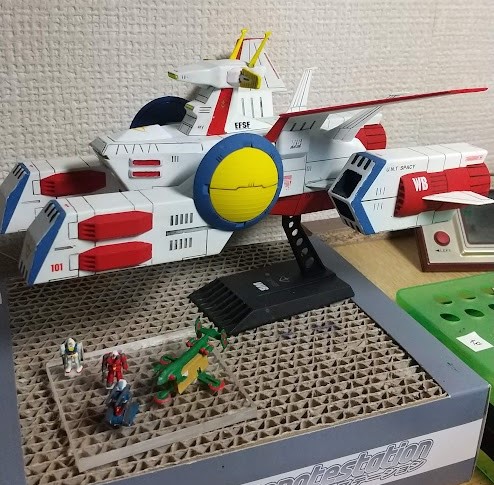 デカールはガンダムデカールDX01とハイキューパーツのコーションデカールを使いました。