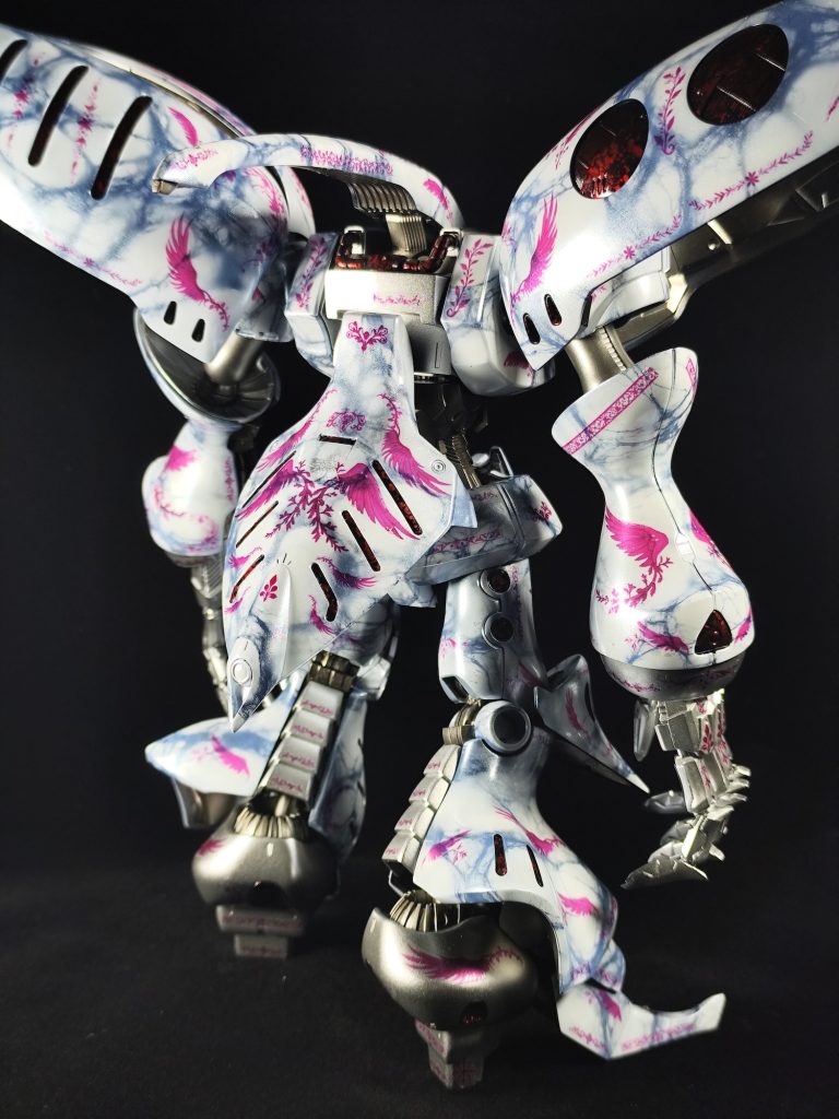 背面が一番デカールの量が多くなっています。生成AIによるデカール用画像の作成方法は こちらの記事 にまとめておきましたので、ご興味のある方はどうぞ。