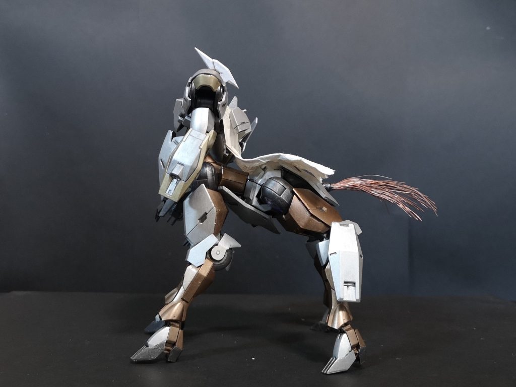 でも、横からみればしっかりと馬っぽいスタイルになってます。タママントと配線ばらして作った尻尾も様になっております⊂⌒～⊃*｡Д｡)-зﾑﾌｰ