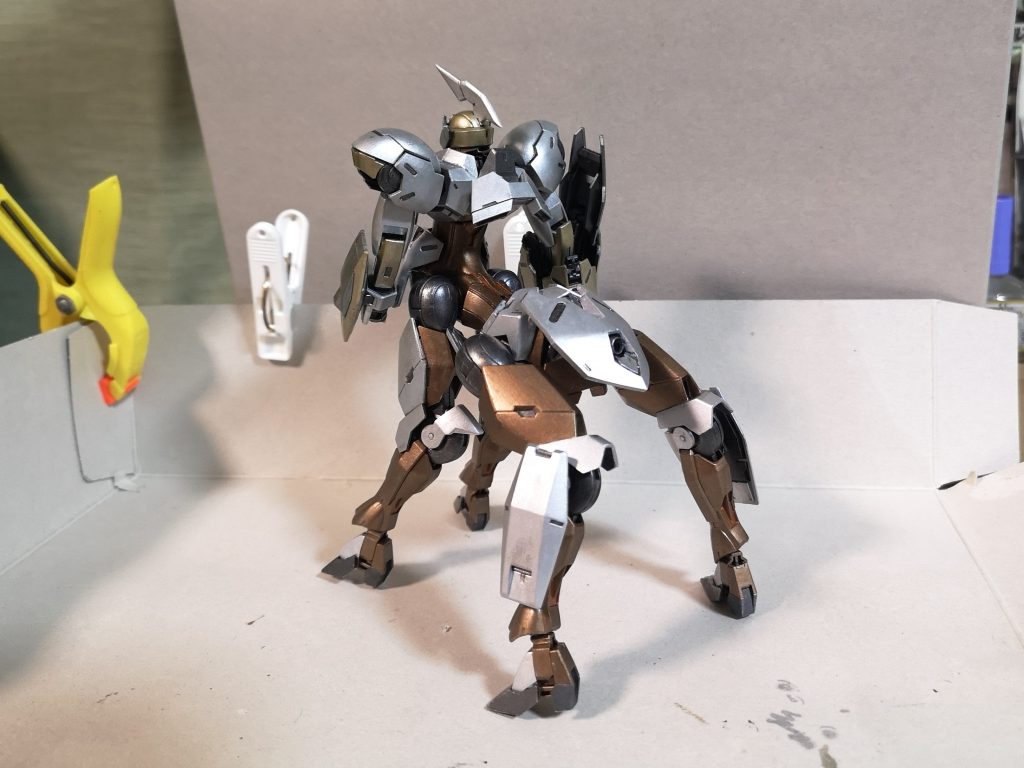 タママントと尻尾を外せばスッキリしたシルエットにただ、ほかのMSを騎乗させるのは難しいかなぁ