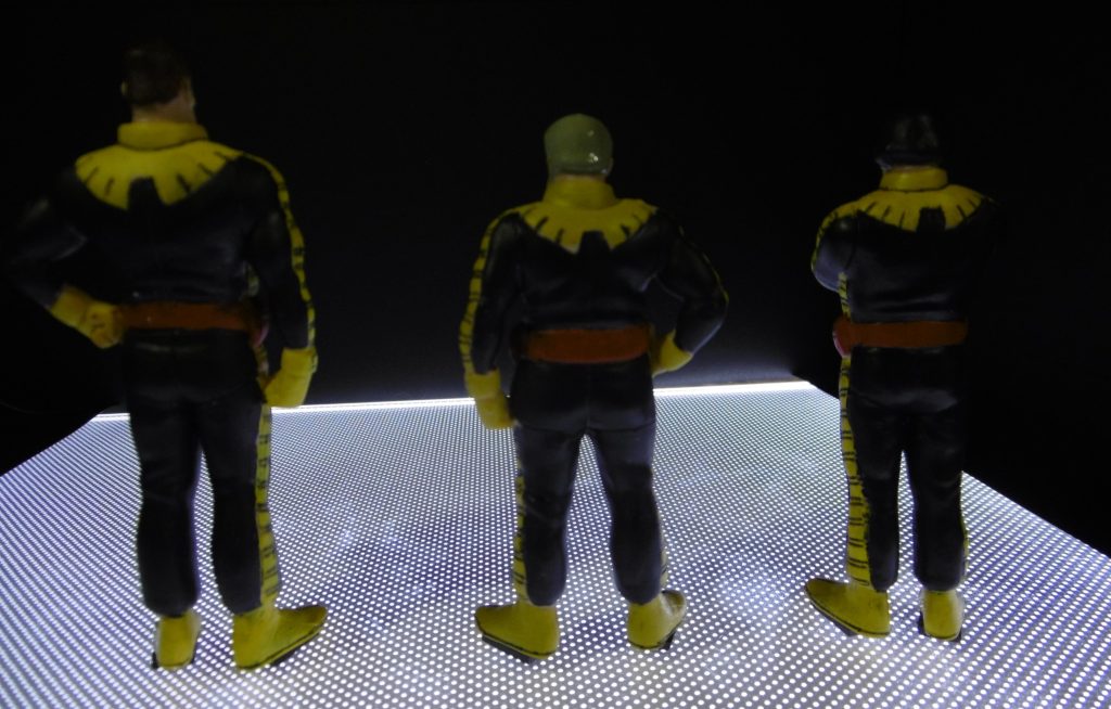 ちょっと暗い写真ですが後ろ姿はこんな感じです。