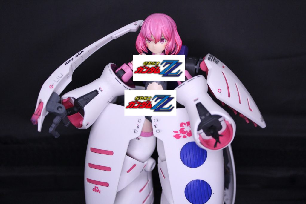 バインダーは肩や背中に載せるには大きすぎるので、まとめてスカート状にしてみました…が、失敗キュベレイは脚部が太すぎるため、同じ縮尺じゃスカートがまぁ細くならない(祝式みたいにするには、細い足が必要)すんごい下半身太りな感じになってしまったｗ